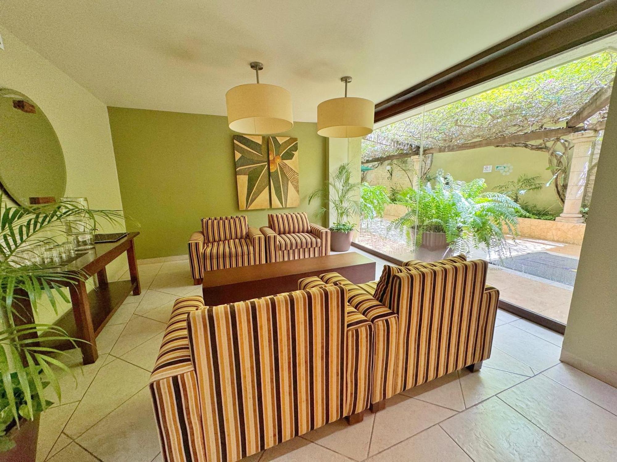 Suites Colonial Cozumel Bagian luar foto