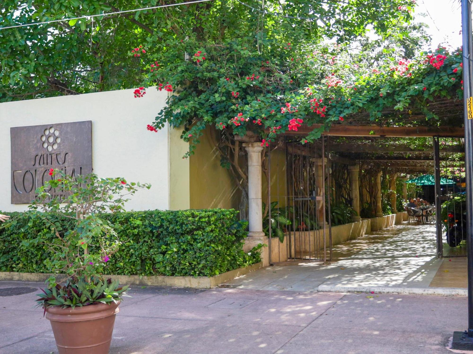 Suites Colonial Cozumel Bagian luar foto